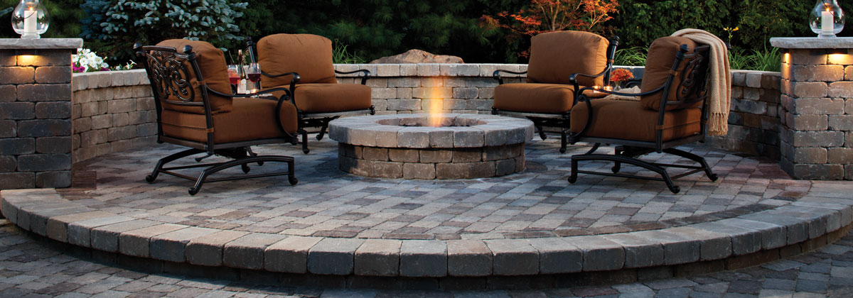 Outdoor Fire Pit with Pavers